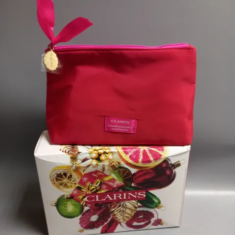 BOXED CLARINS SUPER RESTORATIVE COLLECTION SKIN CARE GIFT SET