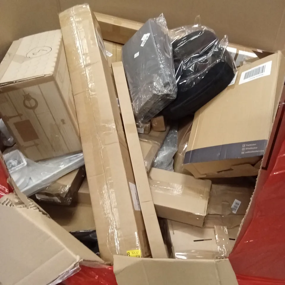 PALLET OF ASSORTED HOUSEHOLD GOODS AND PRODUCTS TO INCLUDE; SUITCASE, SHOWER SYSTEM, RUG, IVY PRIVACY FENCE ETC