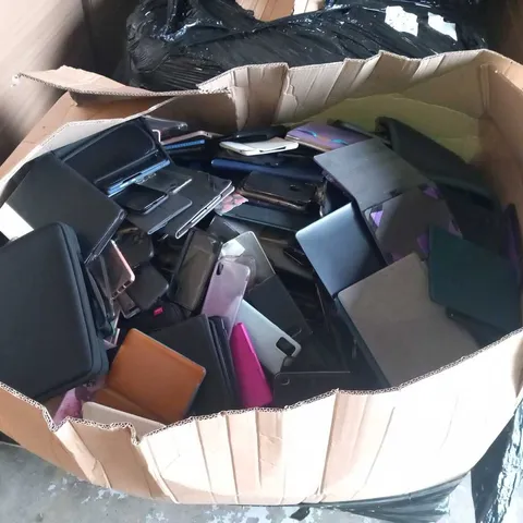 PALLET OF A SIGNIFICANT QUANTITY OF ASSORTED MOBILE, TABLET, LAPTOP AND HANDHELD GAMES CONSOLE CASES