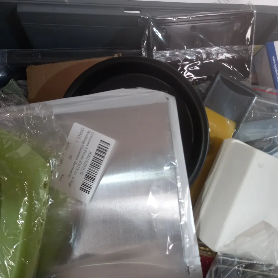 BOX OF 25 ASSORTED ITEMS TO INCLUDE - HARD AS NAILS - 6 WHEEL GLASS CUTTER - WALES BOTTLE OPENER ECT