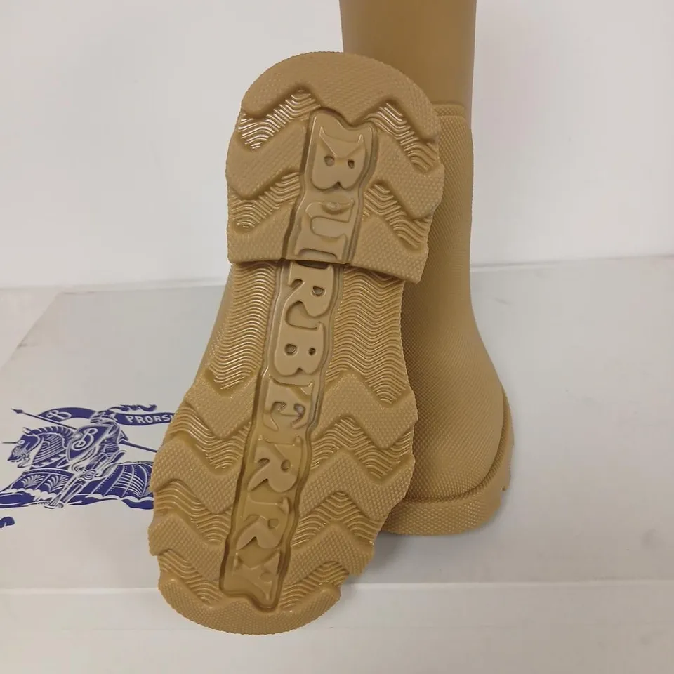 BURBERRY RUBBER KNEE-HIGH BOOTS – TAN, UK 5 (EU 38)