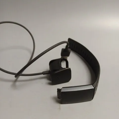FITBIT CHARGE HEALTH & FITNESS TRACKER WATCH WITH RUBBER STRAP