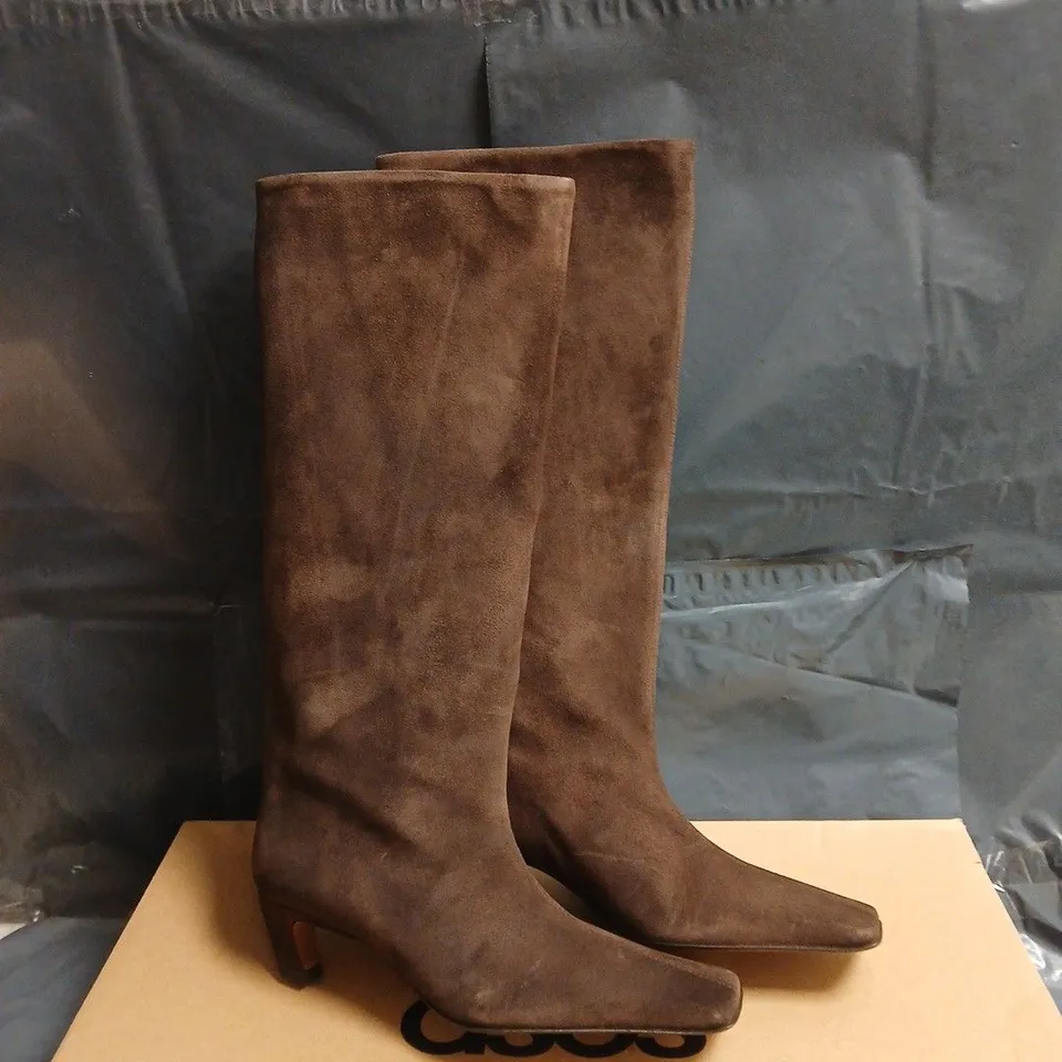 ASOS BROWN SUEDE KNEE-HIGH BOOTS (WOMEN) – MID-HEEL, BOXED UK 6