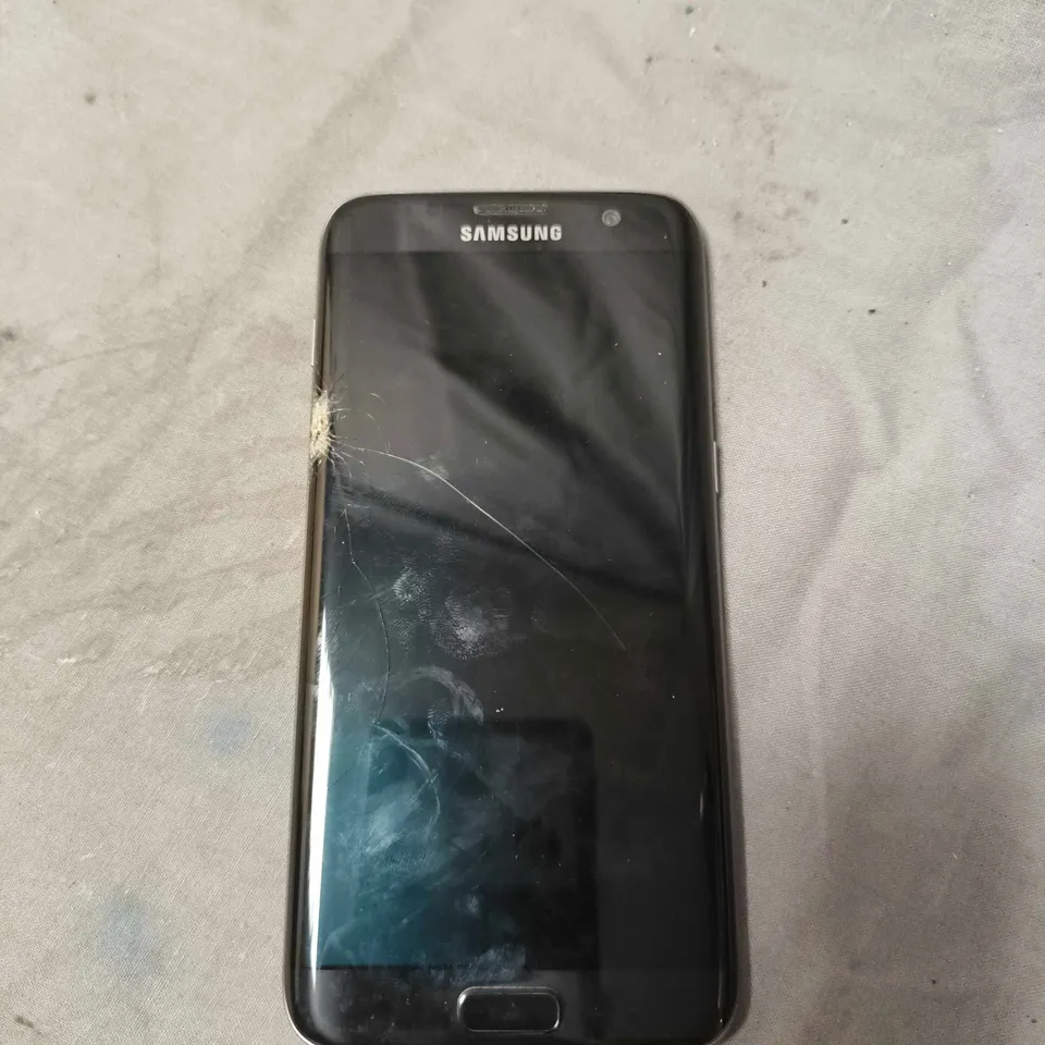 SAMSUNG GALAXY S7 EDGE SMARTPHONE 