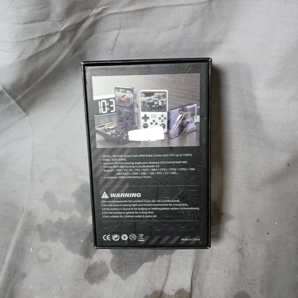 GAME CONSOLE R36S HANDHELD – BOXED