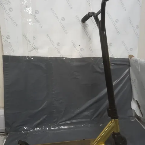 STUNTED NEO MORPH STUNT SCOOTER