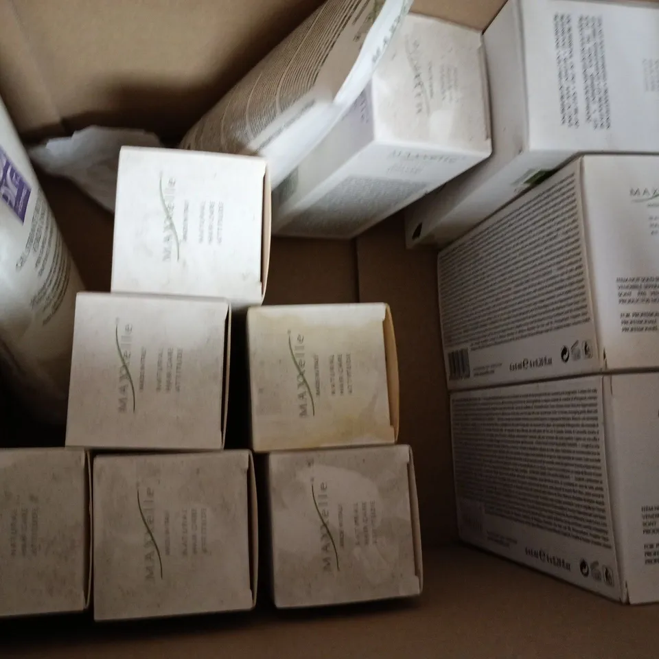 BOX OF APPROXIAMTELY 15 ASSORTED MAXXELLE COSMETIC ITEMS - COLLECTION ONLY
