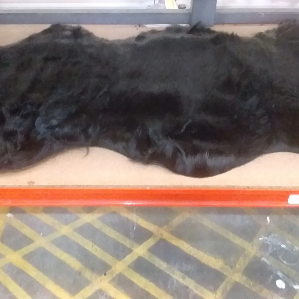 PELUS BLACK BATHMAT 