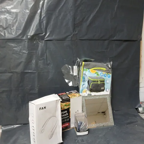 APPROXIMATELY 12 ASSORTED ITEMS TO INCLUDE COOLING BAG, NECK FAN, MINI SQUARE FAN, ETC