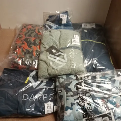 APPROXIMATELY 22 ASSORTED REGATTA/DARE2B KIDS CLOTHING ITEMS IN VARIOUS SIZES, STYES & COLOURS TO INCLUDE EXPLORE FLEECE, FREEHAND JACKET, ZESTY II FLEECE, ETC