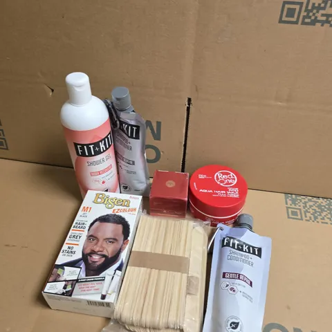 APPROXIMATELY 15 ASSORTED HEALTH & BEAUTY PRODUCTS TO INCLUDE HAIR DYE, SHAMPOOS AND AGING CREAM 