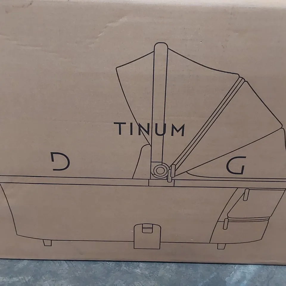 BOXED VENICCI TINUM EDGE OCEAN CARRYCOT 
