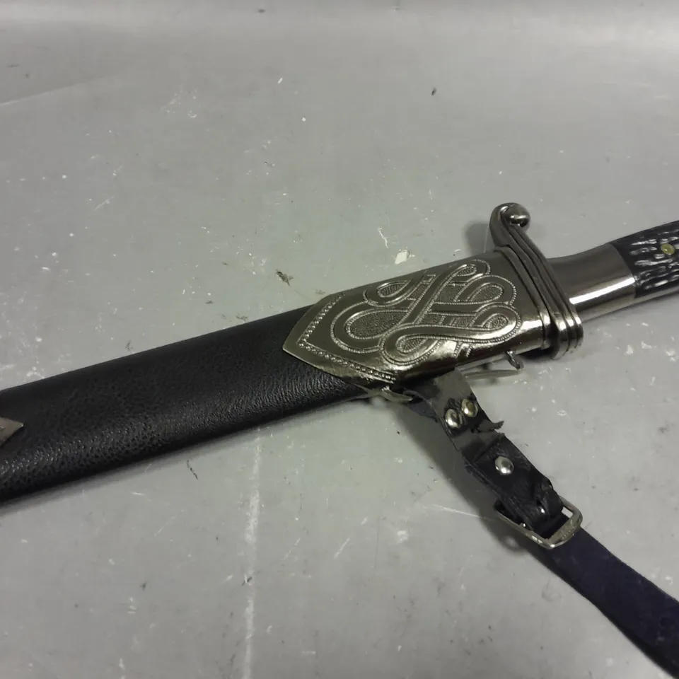 DECORATIVE 10" KNIFE WITH SHEATH