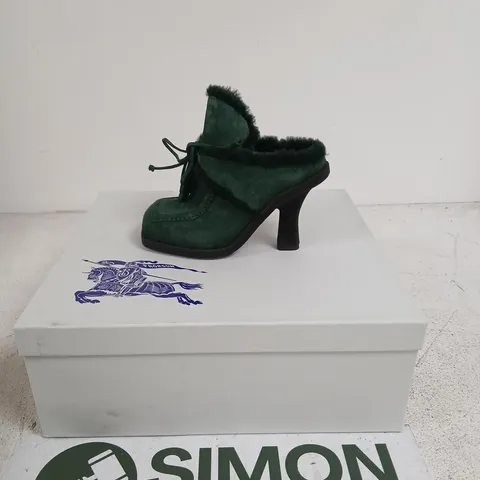 BURBERRY HIGHLAND MULE GREEN SUEDE ANKLE BOOT WITH FUR LINING, RUBBER SOLE – UK 3 (EU 36) 