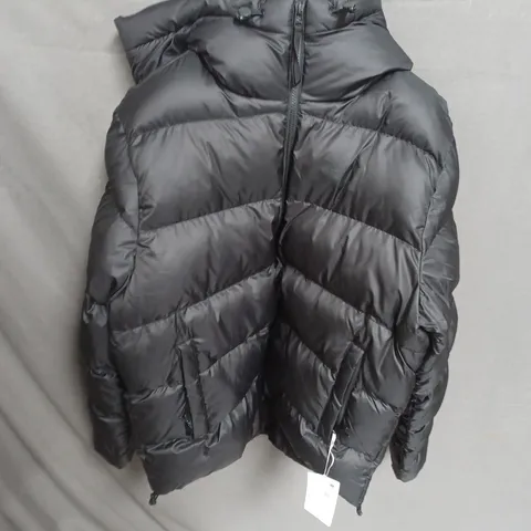 HELLY HANSEN PUFFER JACKET – BLACK, SIZE M/M REGULAR