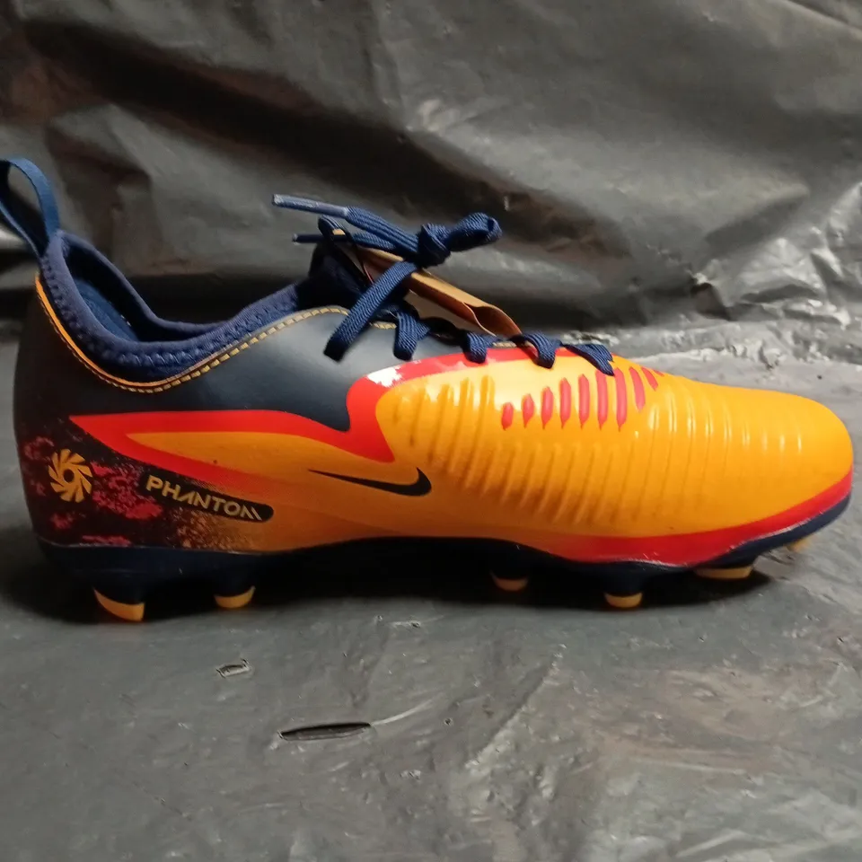 KIDS NIKE PHANTOM LOW ACAD FOOTBALL BOOTS IN BLUE/ORANGE - UK 5.5