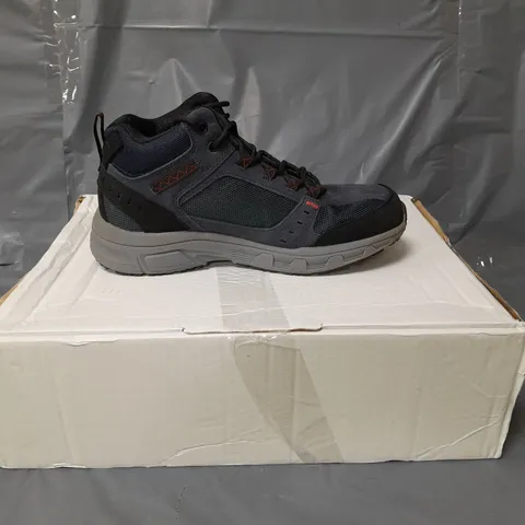 SKECHERS MENS LACE UP BOOTS NAVY SIZE 8