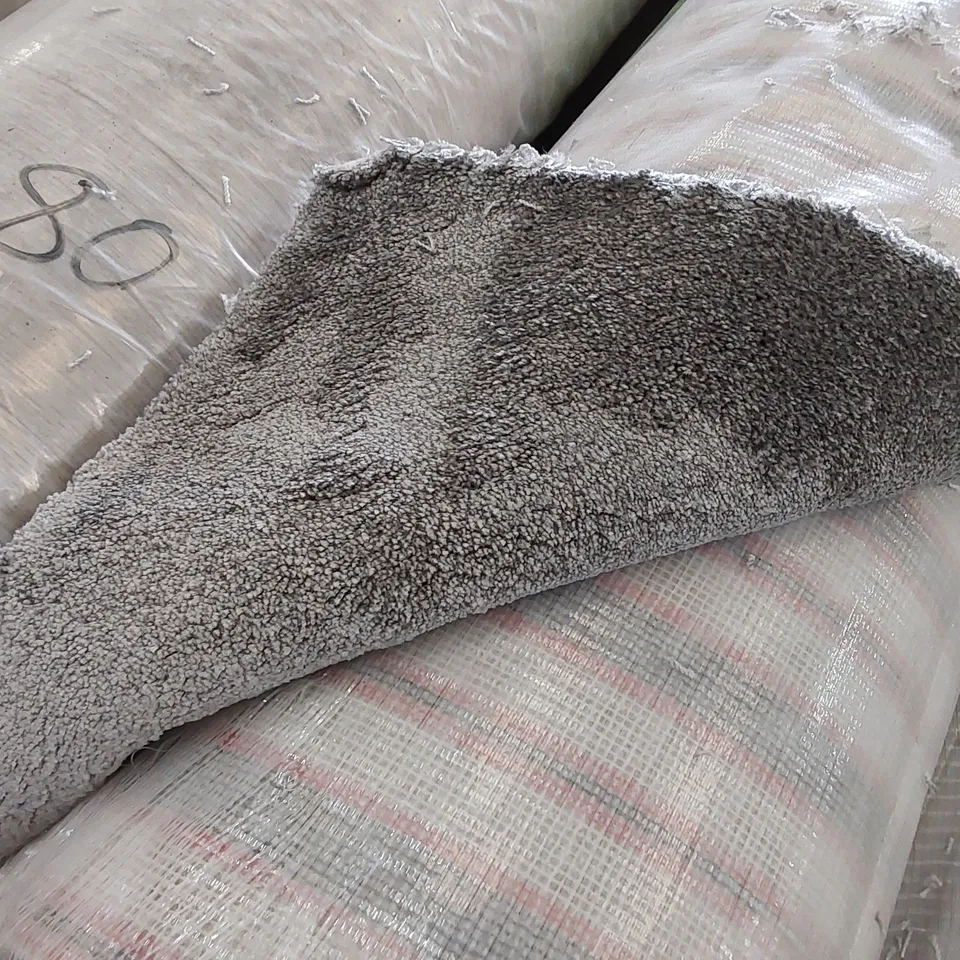 ROLL OF QUALITY OBSESSION ANTHRACITE CARPET // SIZE: APPROXIMATELY 4 X 6.2m