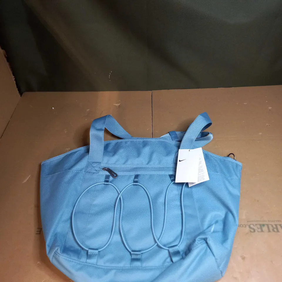 NIKE SWOOSH CARRY BAG