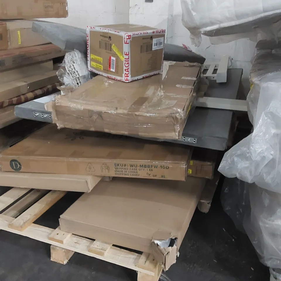 PALLET OF ASSORTED FURNITURE PARTS ECT