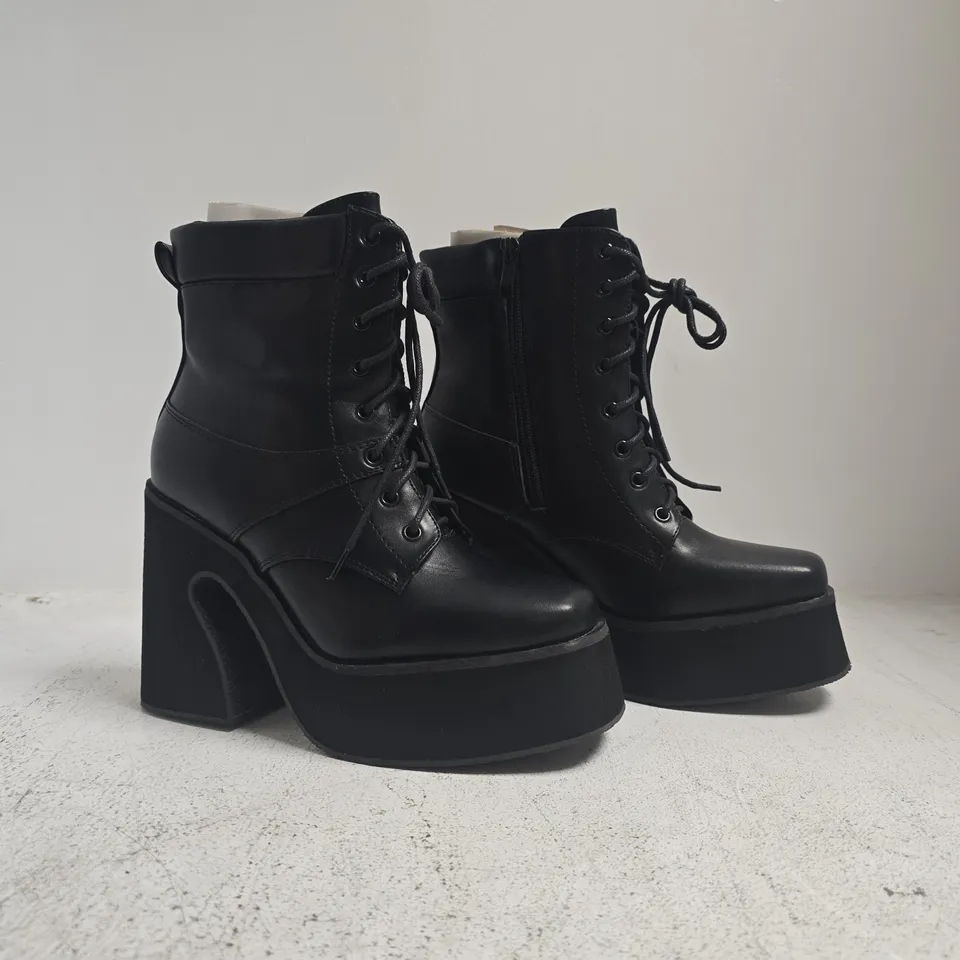 BOXED PAIR OF SEDAI PLATFORM BLOCK HEEL ANKLE BOOTS IN BLACK SIZE 3