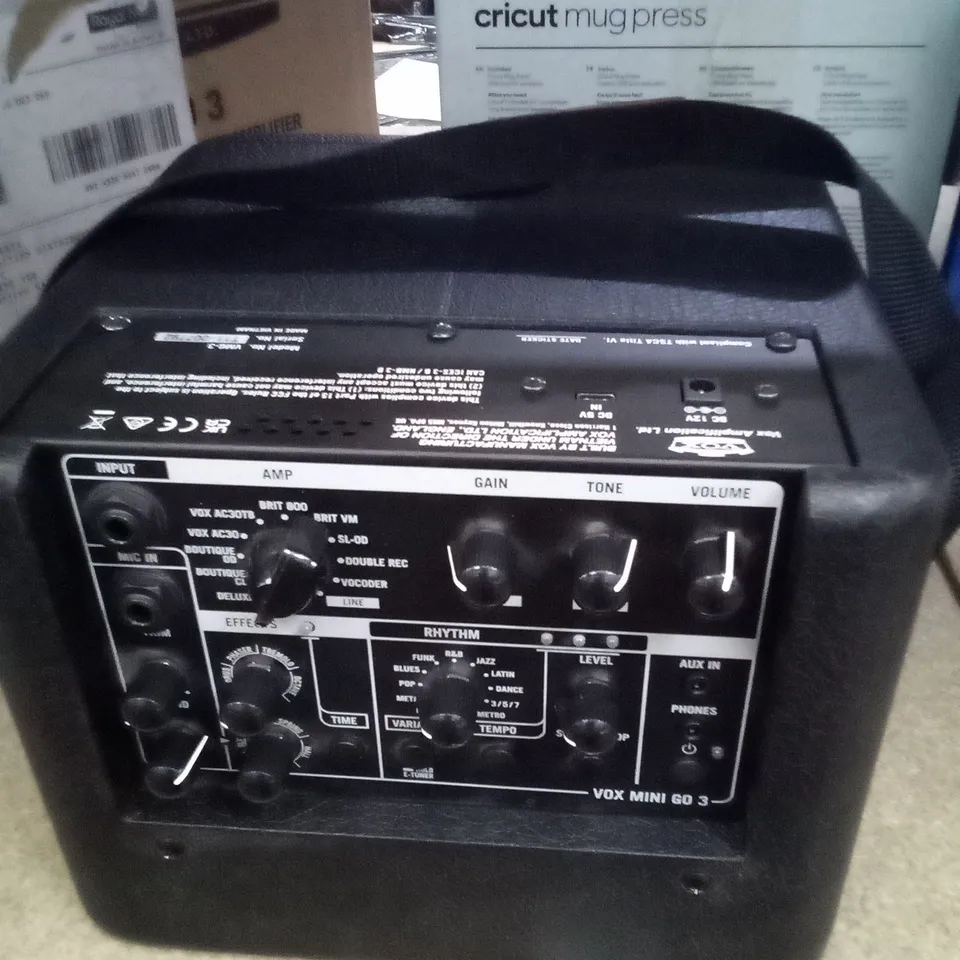 BOXED MINI GO 3 PORTABLE MODELING GUITAR AMPLIFIER