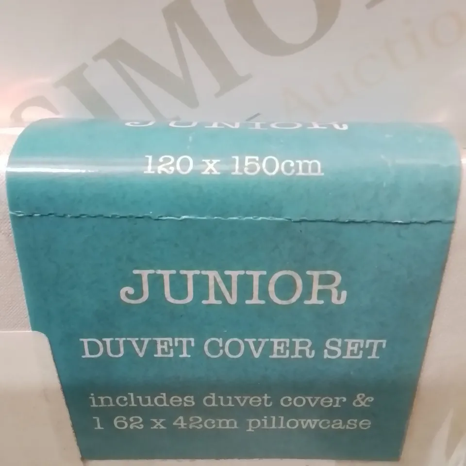 BRAND NEW BRENTFORDS KINGSIZE DUVET COVER SET 