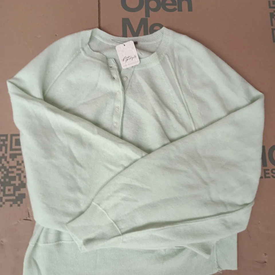FREE PEOPLECARDIGAN IN MINT SIZE MEDIUM