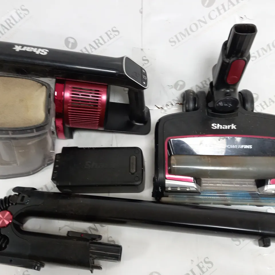 SHARK DUO CLEAN POWERFINS CORDLESS VACUUM