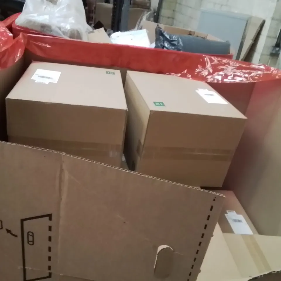 PALLET CONTAINING A LARGE QUANTITY OF SENSALOU ADULT MAXI PADS XL