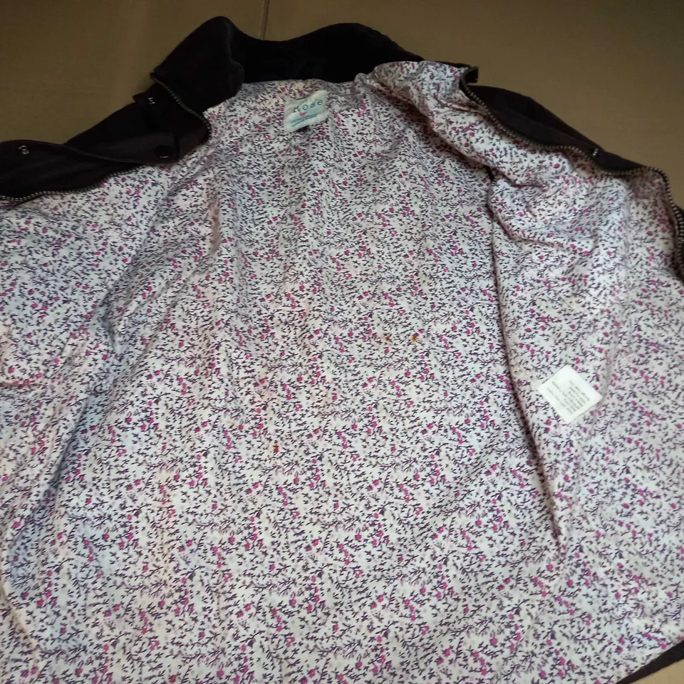 COUNTRY ROSE ZIP UP LONG SLEEVE JACKET IN BROWN WITH FLORAL INNER DESIGN - LARGE