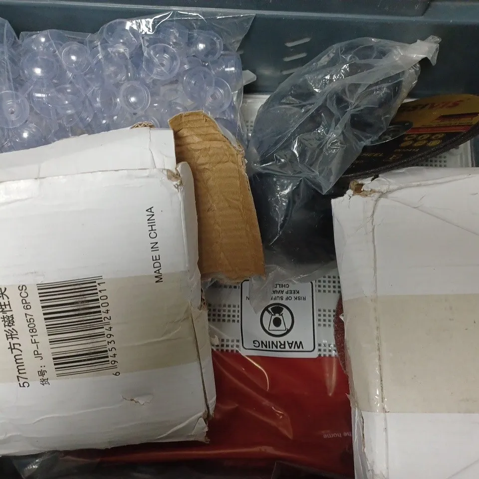 BOX OF APPROXIMATELY 12 ASSORTED ITEMS TO INCLUDE - CRIMPIT WRAP SEALER , FINISH FRESHENER , DATA CABLE SET ETC