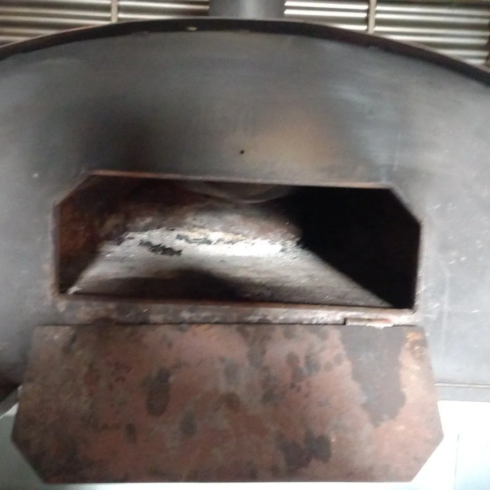 TOWABLE MOBILE FOOD TRAILER WITH SERVING HATCH, PIZZA OVEN, 2 BOTTLE FRIDGES, HANDWASH STATION AND DOUGH ROLLER