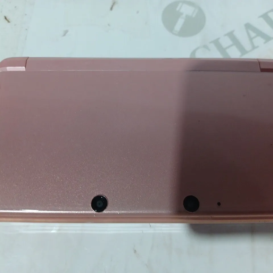 NINTENDO 3DS WAP-002 HANDHELD GAMES CONSOLE IN PINK