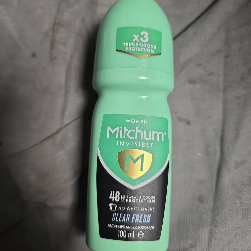 APPROXIMATELY 20 ASSORTED HEALTH AND BEAUTY PRODUCTS INCLUDING MITCHUM DEODORANT , THE BLACK STUFF NATURAL HANDMADE DEODORANT AND LOTTA BODY FOAMING MOUSSE 