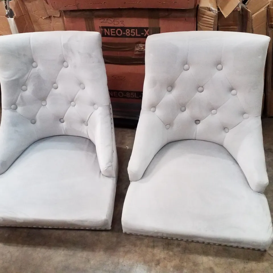 BOX CONTAINING SET OF 2 VELVET DINING CHAIRS - LIGHT GREY