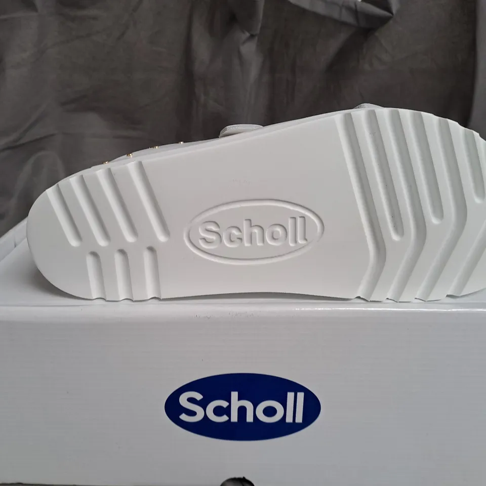 BOXED SCHOLL RAISED WHITE OPEN TOE SANDALS - SIZE 6