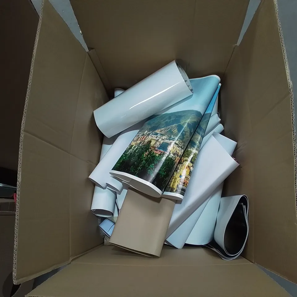 BOX OF APPROXIMATELY 50 ASSORTED ART PIECES/PICTURES