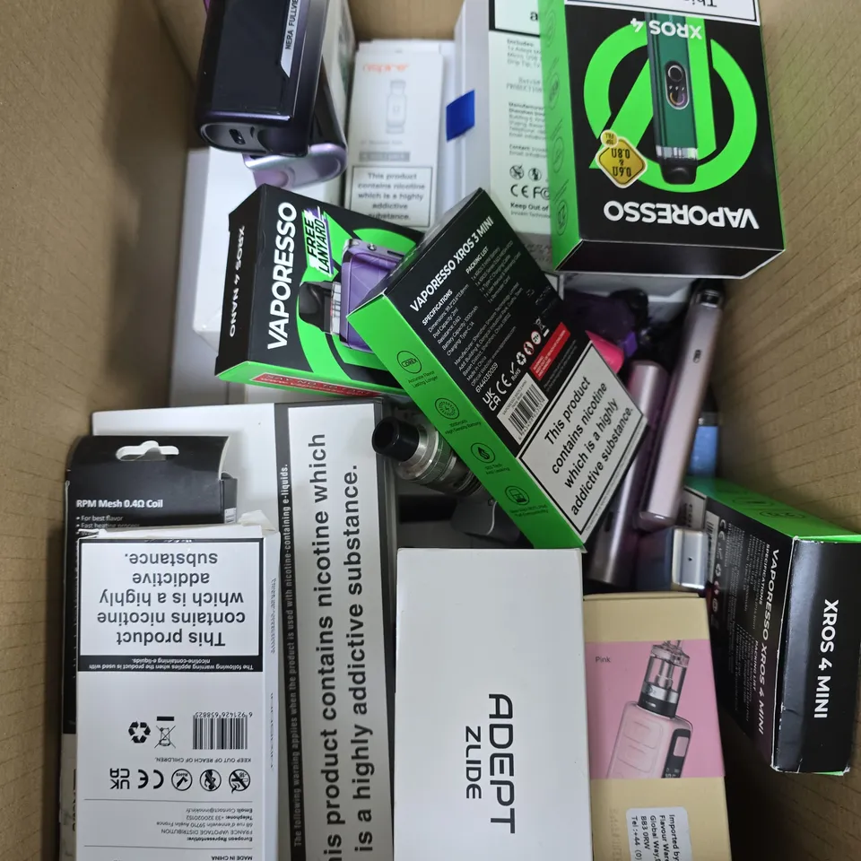APPROXIMATELY 15 ASSORTED E-CIG PRODUCTS AND ACCESSORIES TO INCLUDE VAPORESSO, VOOPOO, INNOKIN ETC 