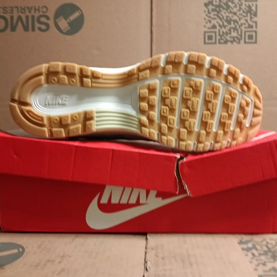 BOXED PAIR OF NIKE P-6000 TRAINERS IN LIGHT BEIGE/GREY SIZE UK 8.5