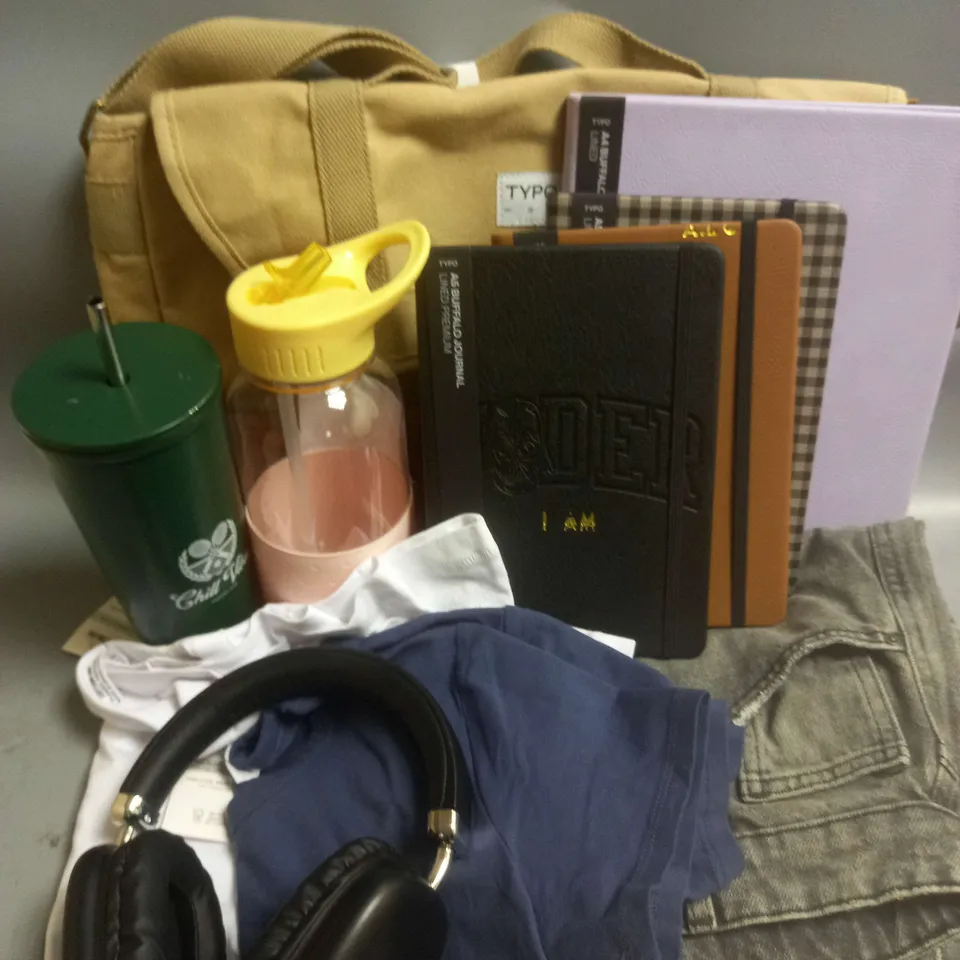 BOX OF APPROXIMATELY 15 ASSORTED HOUSEHOLD/CLOTHING ITEMS TO INCLUDE BAG, NOTEBOOKS, JEANS ETC