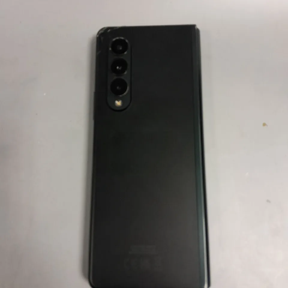 SAMSUNG GALAXY Z FOLD3