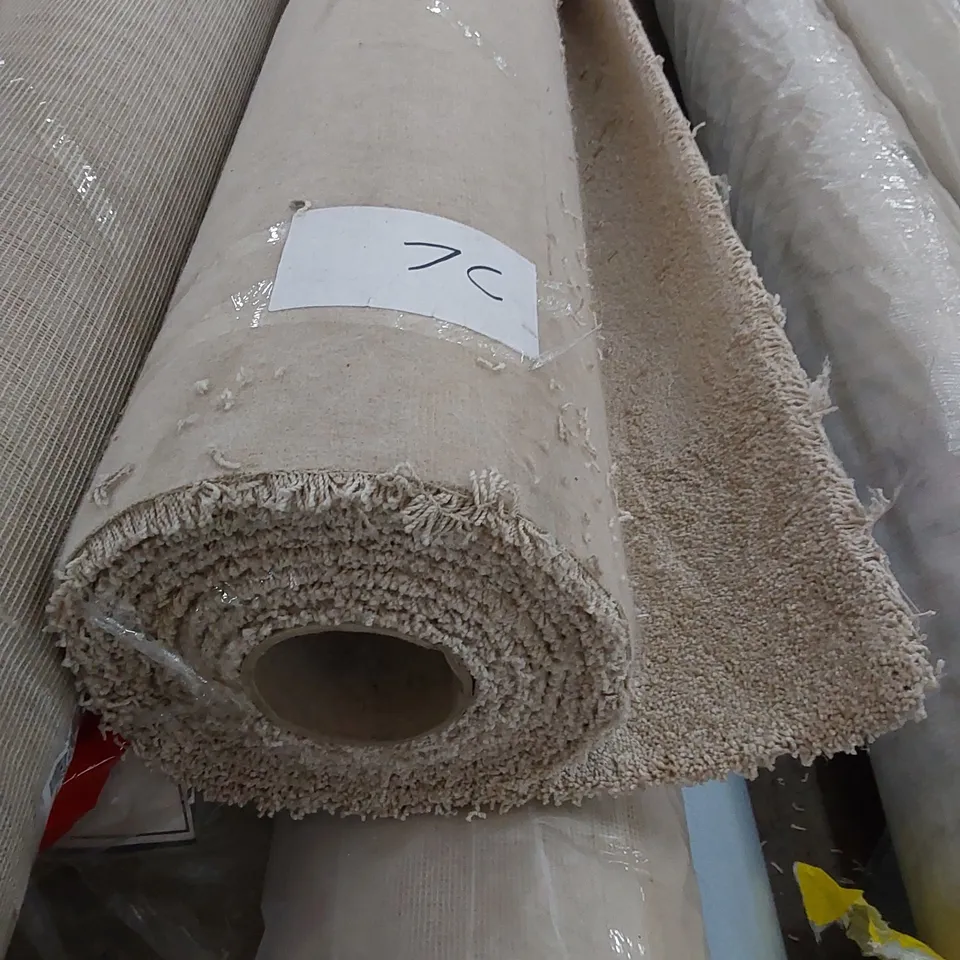 ROLL OF QUALITY CARPET // SIZE UNSPECIFIED 