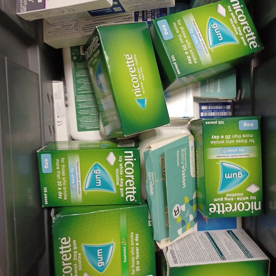 BOX OF APPROXIMATELY 30 ASSORTED HEALTH & EYECARE PRODUCTS TO INCLUDE NICORETTE GUM, CONTACT LENSES, CONTACT SOLUTION ETC