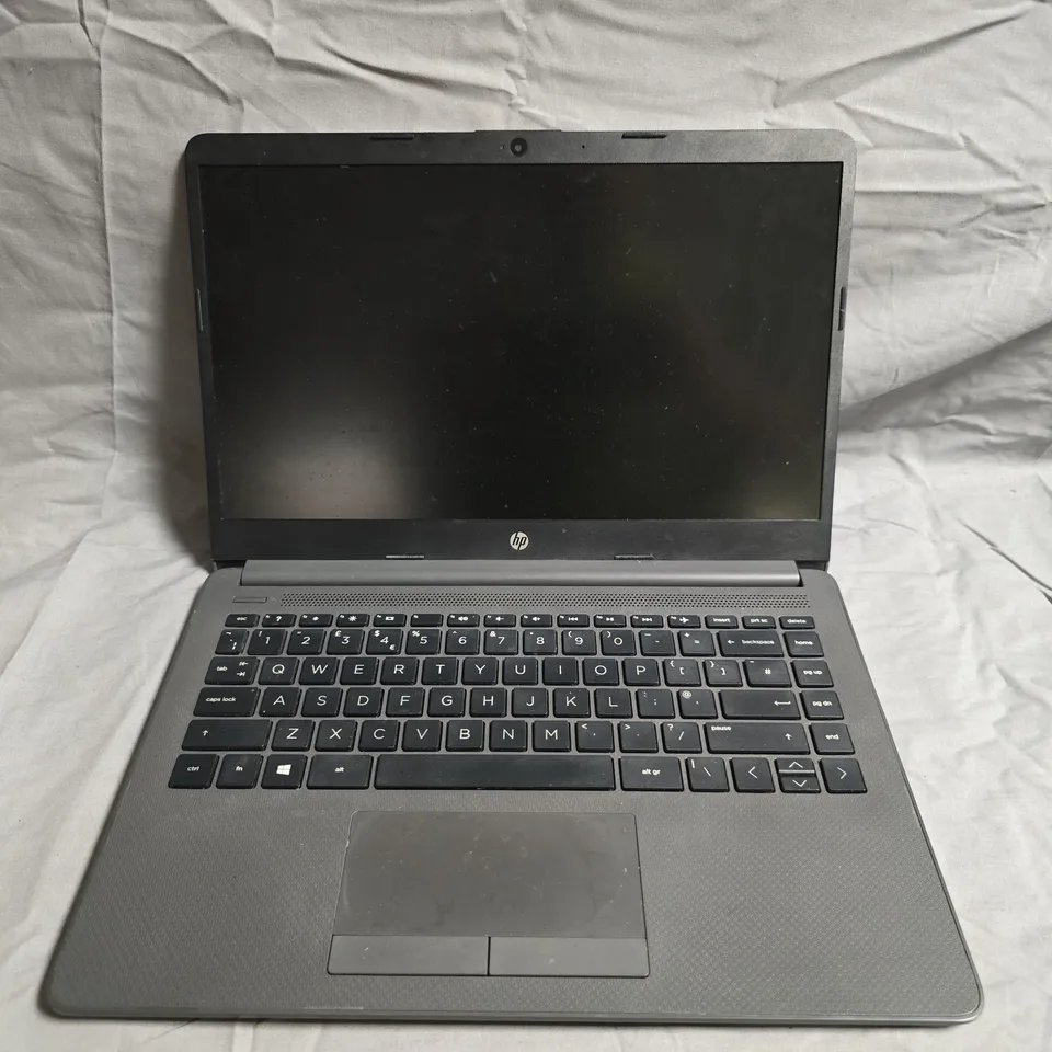 HP 245 G8 LAPTOP
