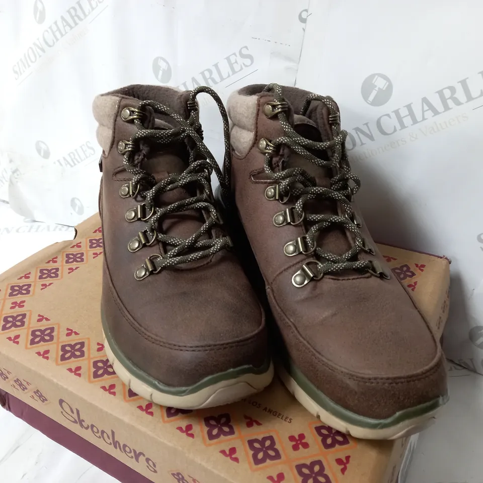 SKECHERS WARM BOOTS-BROWN SIZE 5