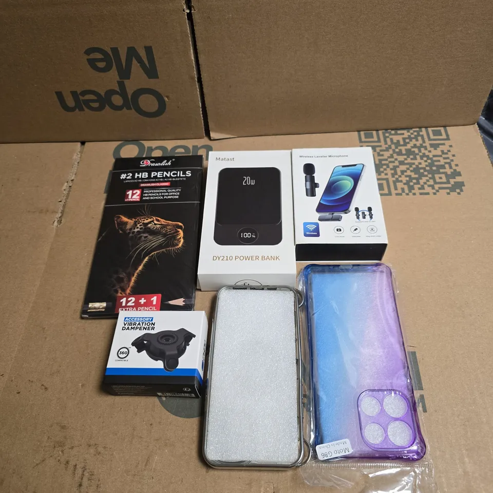 TOTE OF APPROXIMATELY 20 ASSORTED HOUSEHOLD ITEMS TO INCLUDE WIRELESS MICROPHONE, POWER BANK, PHONE CASES ETC