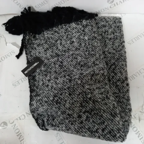 PRETTYLITTLETHING SUPER SOFT MINI BLANKET SCARF