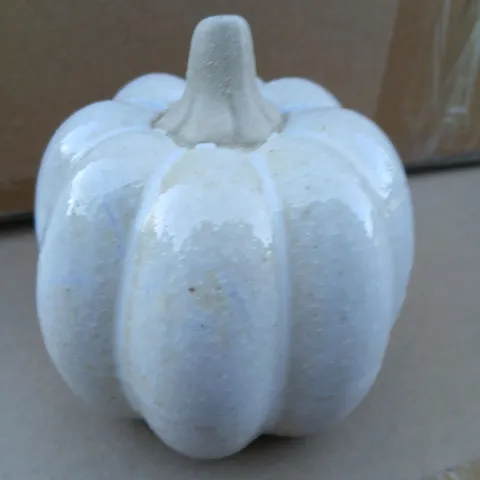 SIX BRAND NEW GISELA GRAHAM LONDON CERAMIC PUMPKIN ORNAMENT