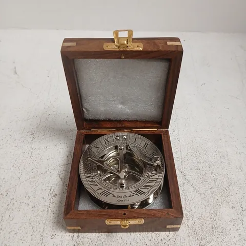 MARINE NAUTICAL COMPASS IN WOODEN BOX WITH ANCHOR MOTIF